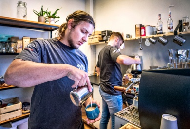 Sfeerimpressie van Werkervaringsplek koffiebranderij / horeca bij  Leger des Heils Utrecht